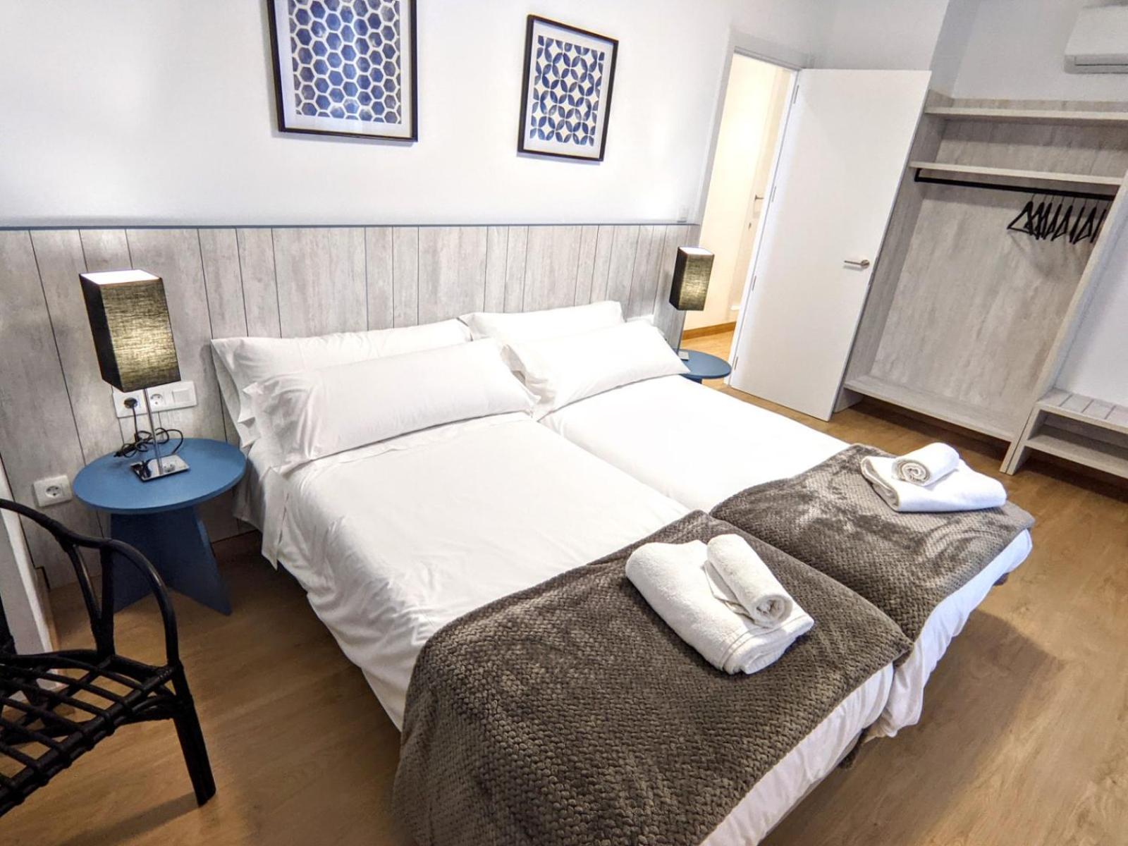 Apartamentos Plaza Del Torico Teruel Esterno foto