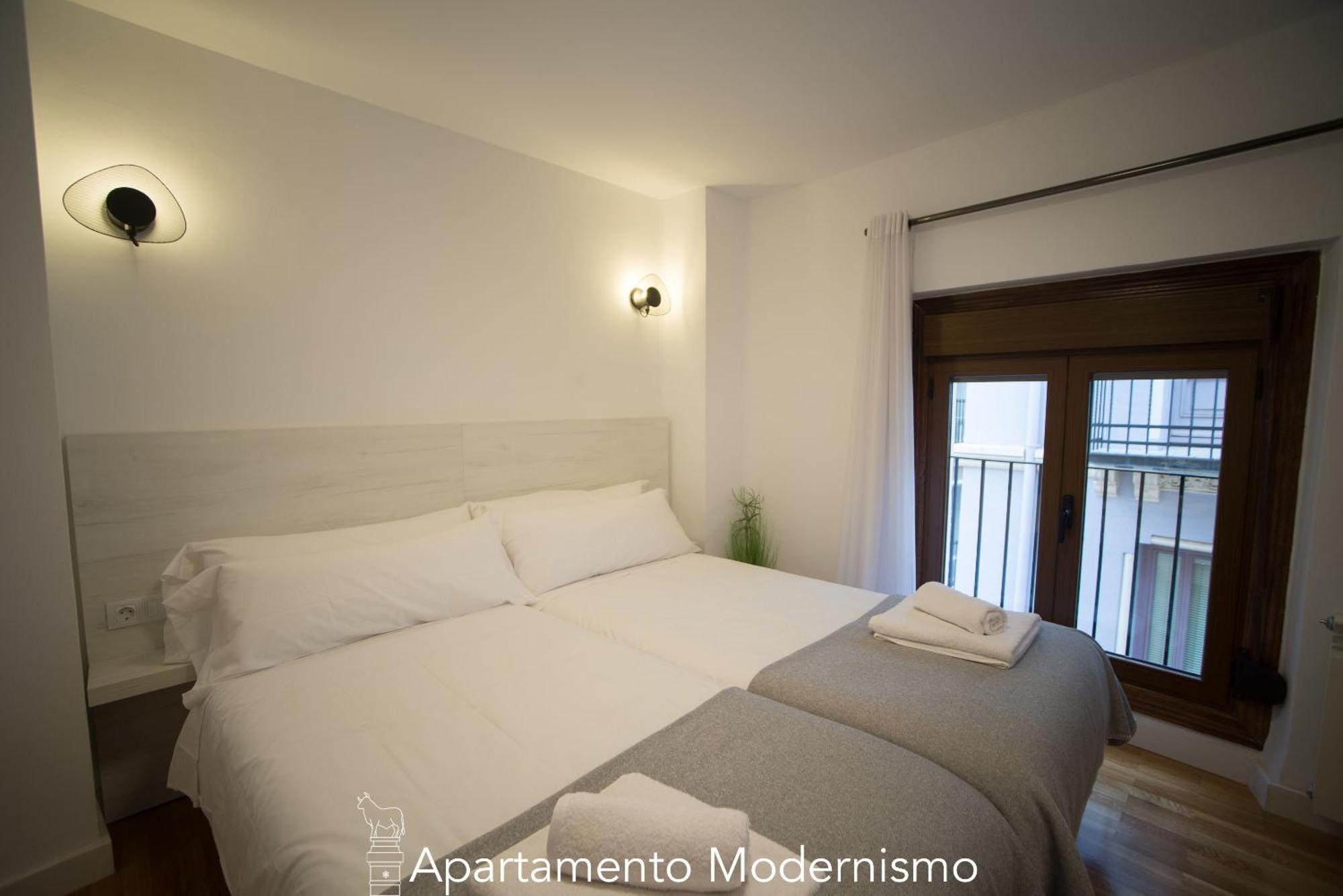 Apartamentos Plaza Del Torico Teruel Esterno foto