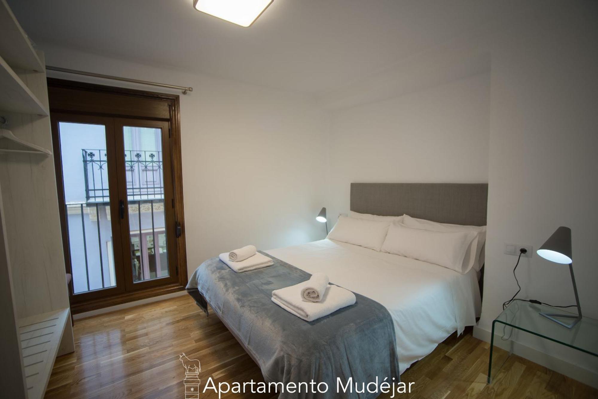 Apartamentos Plaza Del Torico Teruel Esterno foto
